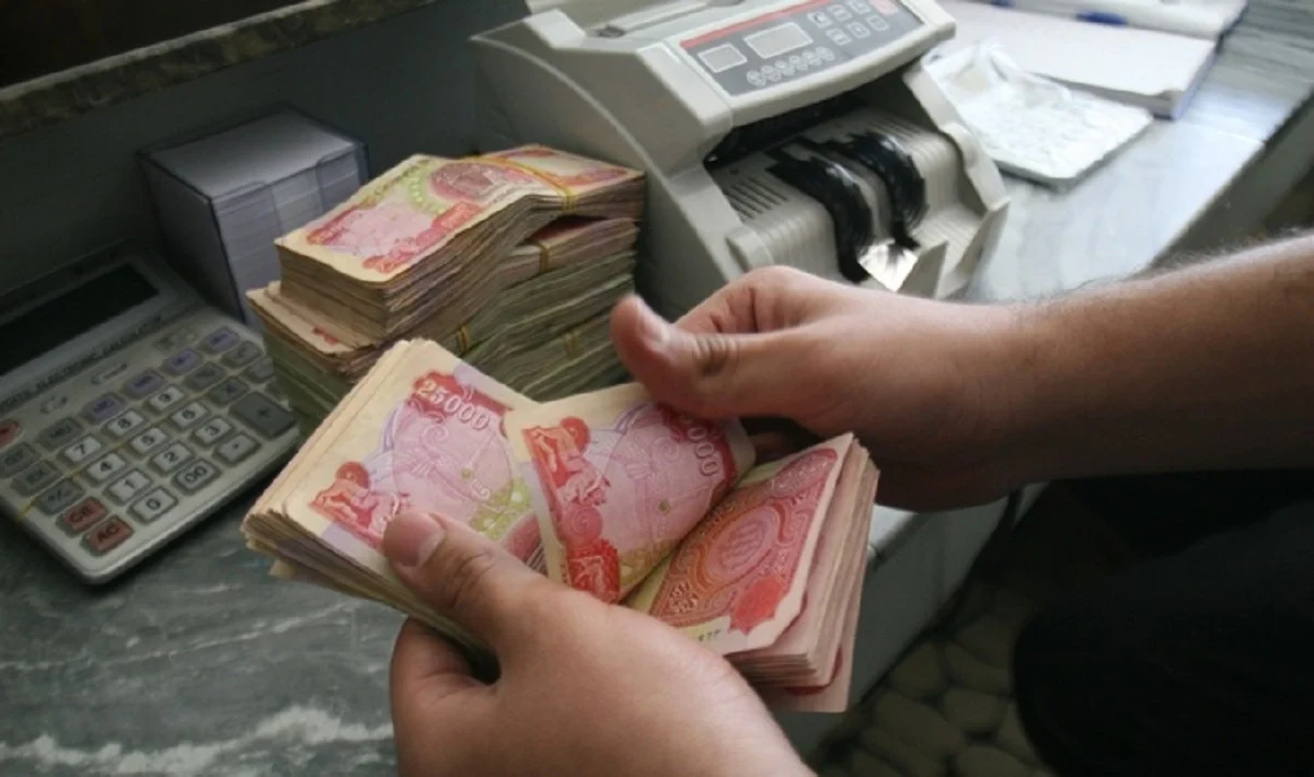 رفع رواتب العمال لـ 500 ألف في العراق وتعديل قانون التقاعد الجديد.. التفاصيل كاملة